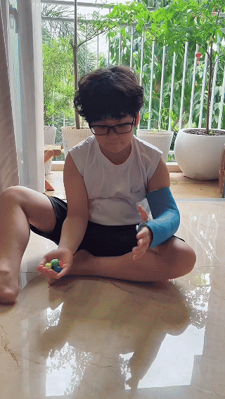 VoltCharge Retract™ | Carga inteligente, diseño compacto y potencia máxima en cada viaje